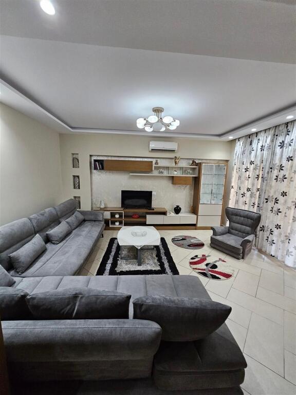 Jepet me qera apartament 2+1 tek Liqeni i Thate