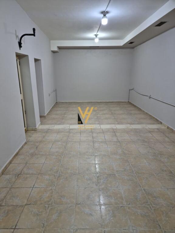 WAREHOUSE 300 M2 FOR RENT IN SELITE 1,000 EURO