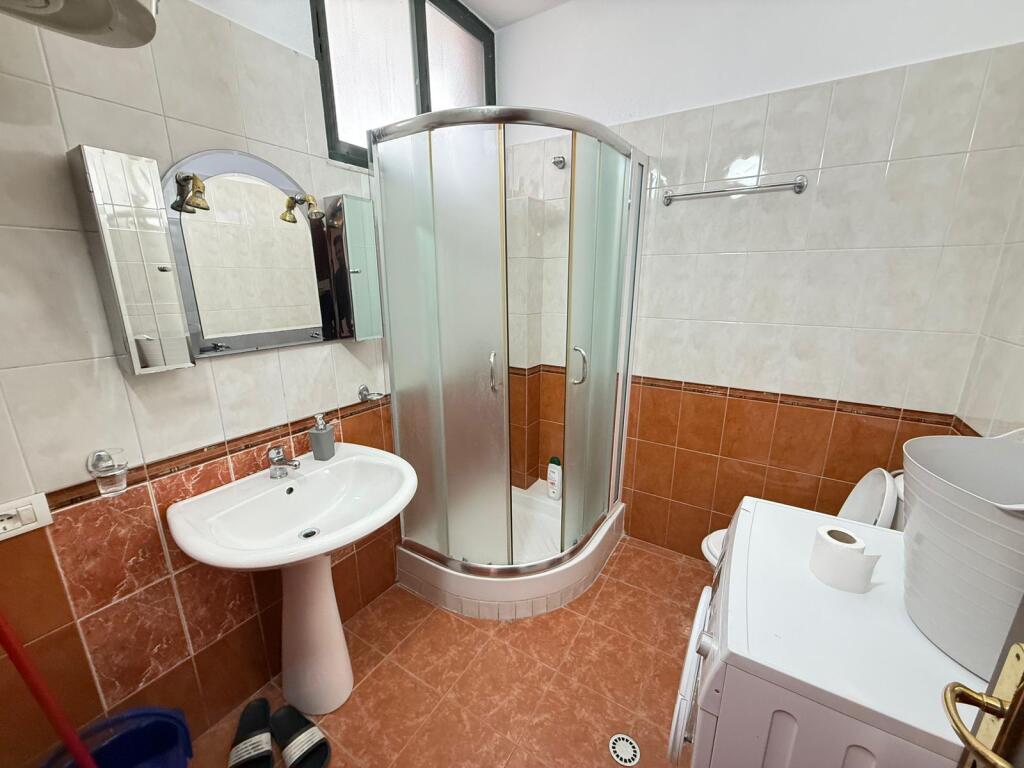 🏠 Appartamento 1+1 in affitto 📍 Zona: Myslym Shyri, Tirana💶 Prezzo: 550 € / mese