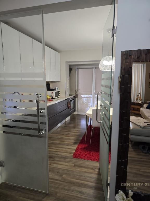 Apartment 3+1+2 for sale in the Blloku area