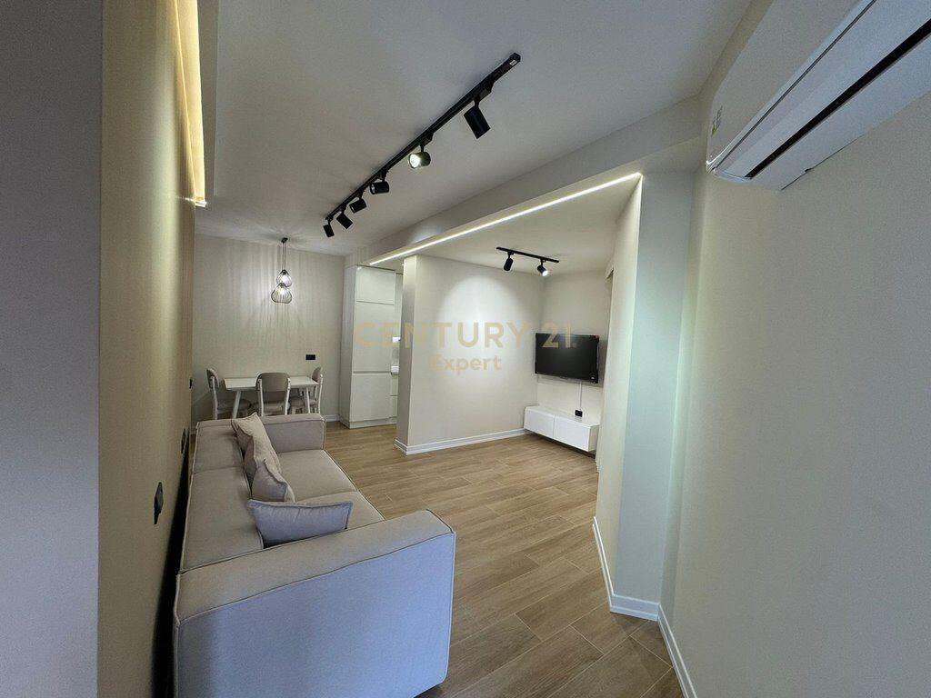 WE SELL 1+1 APARTMENT IN NEW CONSTRUCTION ON DURRES STREET! 180,000 €