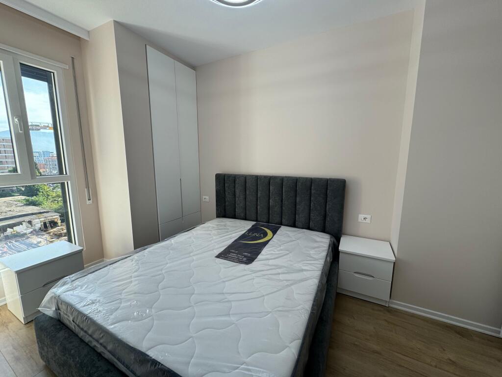 Jepet me qera Apartament 1 +1  I mobiluar dhe pabanuar  Adresa : Don Bosko Trio Tower  Rezidenc  Kati 6  Cmimi 550 mij lek
