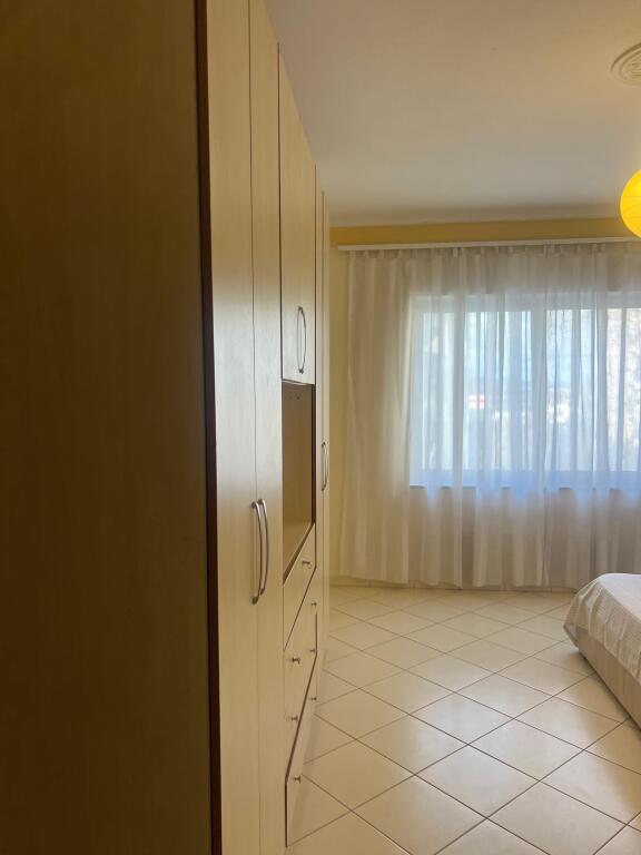 2+1,arredato al bar xhoni in astir,prezzo 450 euro