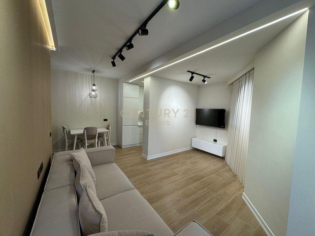 WE SELL 1+1 APARTMENT IN NEW CONSTRUCTION ON DURRES STREET! 180,000 €