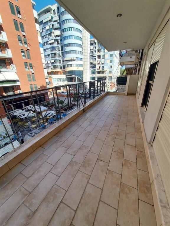 Jepet me qera apartament 1+1 i mobiluar tek Delijorgji