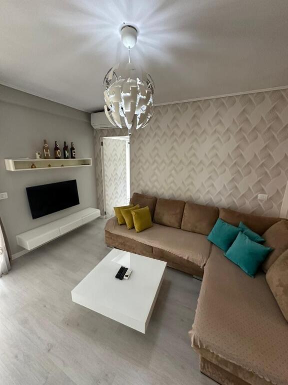 🏡 Apartment 2+1 for sale at Unaza e Re, Astir