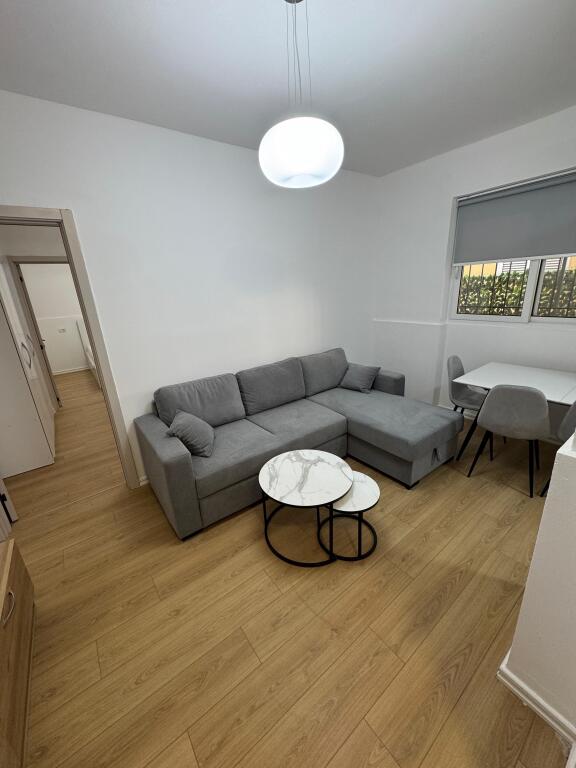 Shitet Apartament 2+1+2 Kodra e diellit ,Bill Klinton