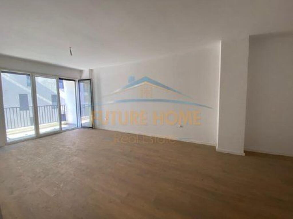 Shitet, Apartament 2+1+2, Tirana Trio Towers, Don Bosko