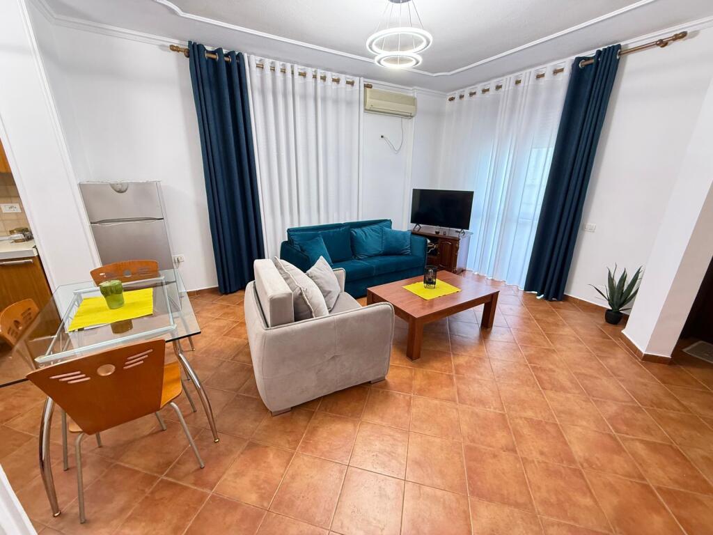 🏠 Appartamento 1+1 in affitto 📍 Zona: Myslym Shyri, Tirana💶 Prezzo: 550 € / mese