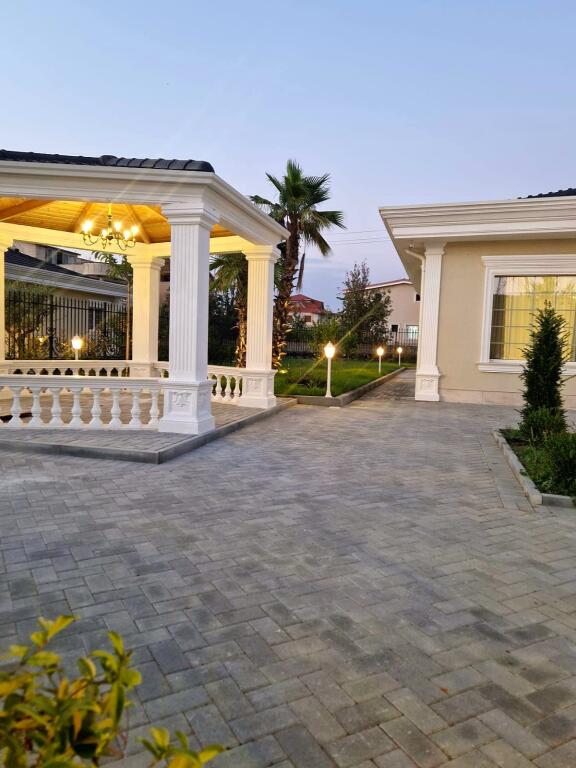 Luxury villa, 5 km from Qerreti beach, (entrance to the northern ring of Kavaja)