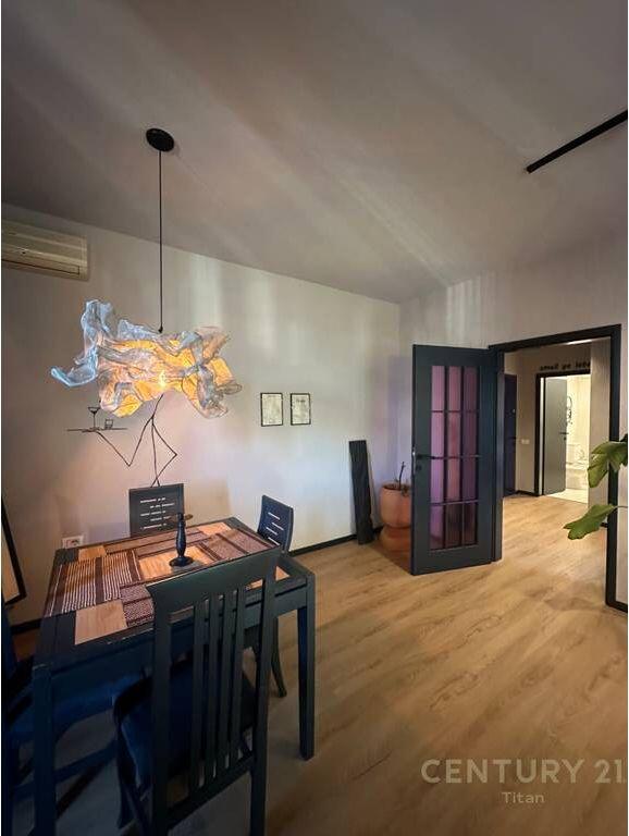 AFFITTASI APPARTAMENTO 1+1+BALCONE IN VIALE "ZOGU I PARE", CENTRO!
