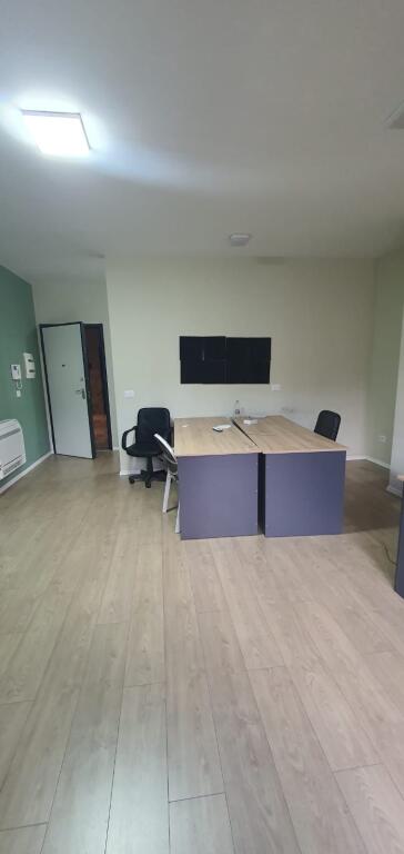 ZYRE ME 3 AMBIENTE PUNE ME QIRA TE TIRANA GARDEN BUILDING
