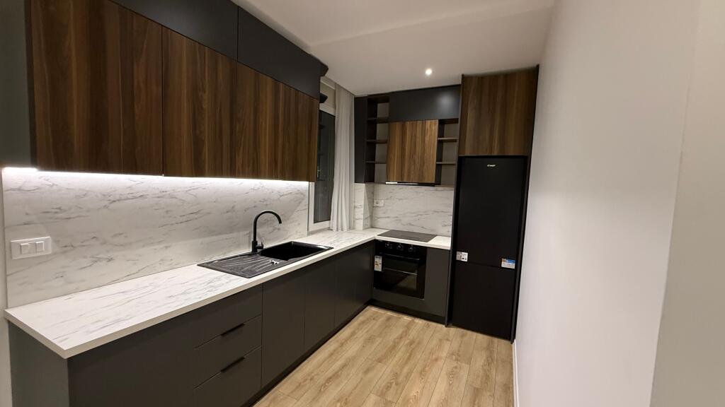 📍 Shitet Apartament 1+1  – Rruga Fortuzi, pranë Qendrës