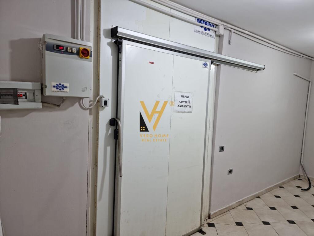 SHITET MAGAZINE 300 M2 NE SELITE 360.000 EURO