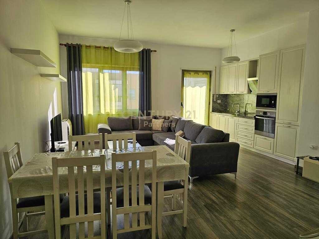 Shitet apartament 3+1+2 në Kompleksin “Delijorgji”