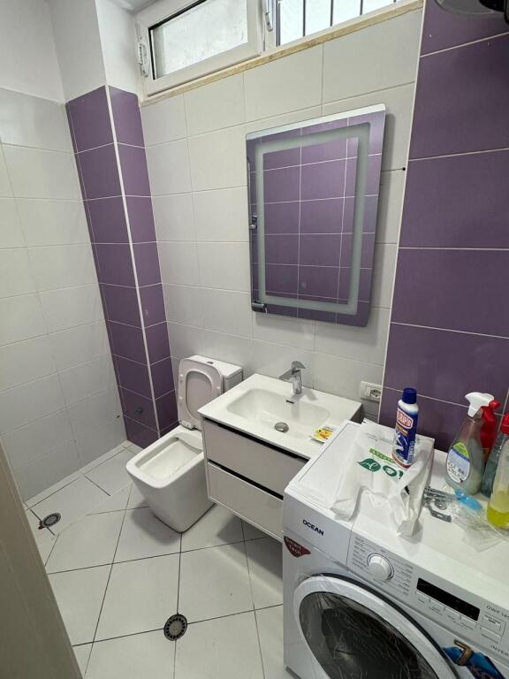 🏡 Shitet Apartament 2+1+2 me Verandë – Rruga Bill Klinton, Kodra e Diellit