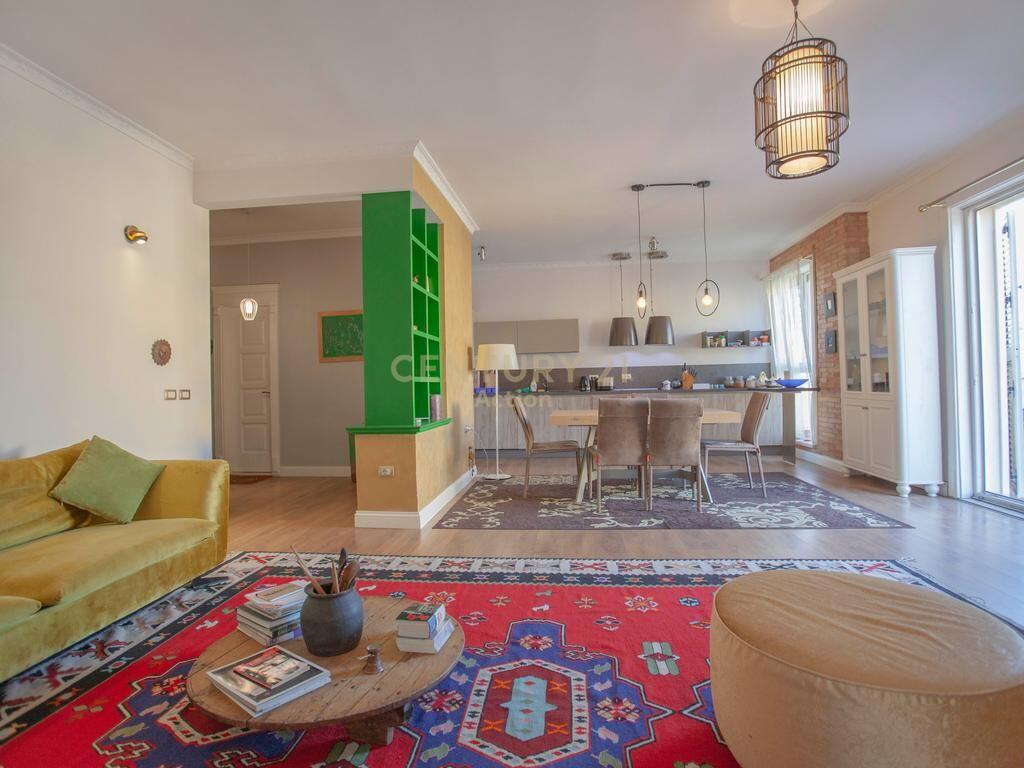 Jepet per qira super Apartament 2+1+2+Parkim tek Liqeni i Thate! 1,950 € /Muaj