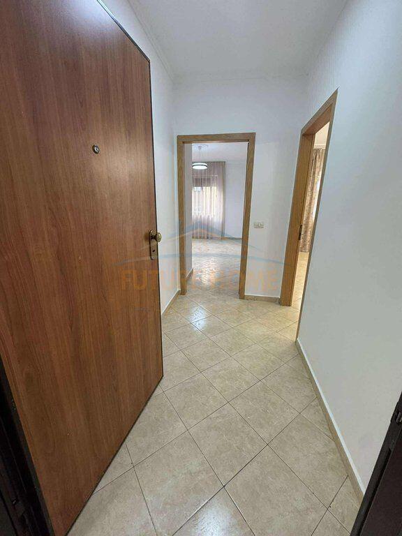 In vendita, appartamento 2+1+2 a “Lin” Yzberisht, Tirana