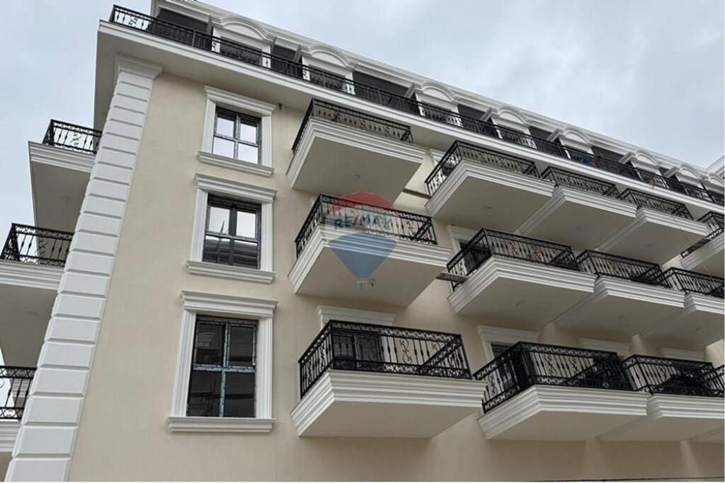 APPARTAMENTO 2+1+2 IN VENDITA A TIRANA PORTA E RE
