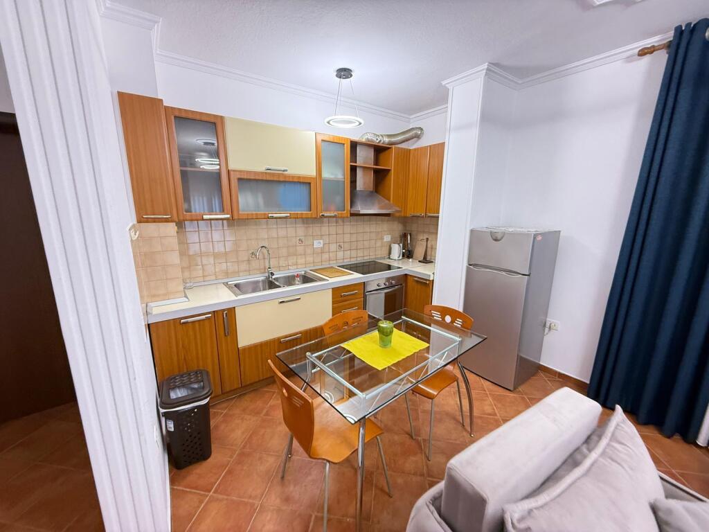 🏠 Appartamento 1+1 in affitto 📍 Zona: Myslym Shyri, Tirana💶 Prezzo: 550 € / mese