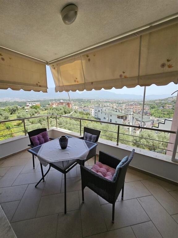 Jepet me qera apartament 2+1 tek Liqeni i Thate