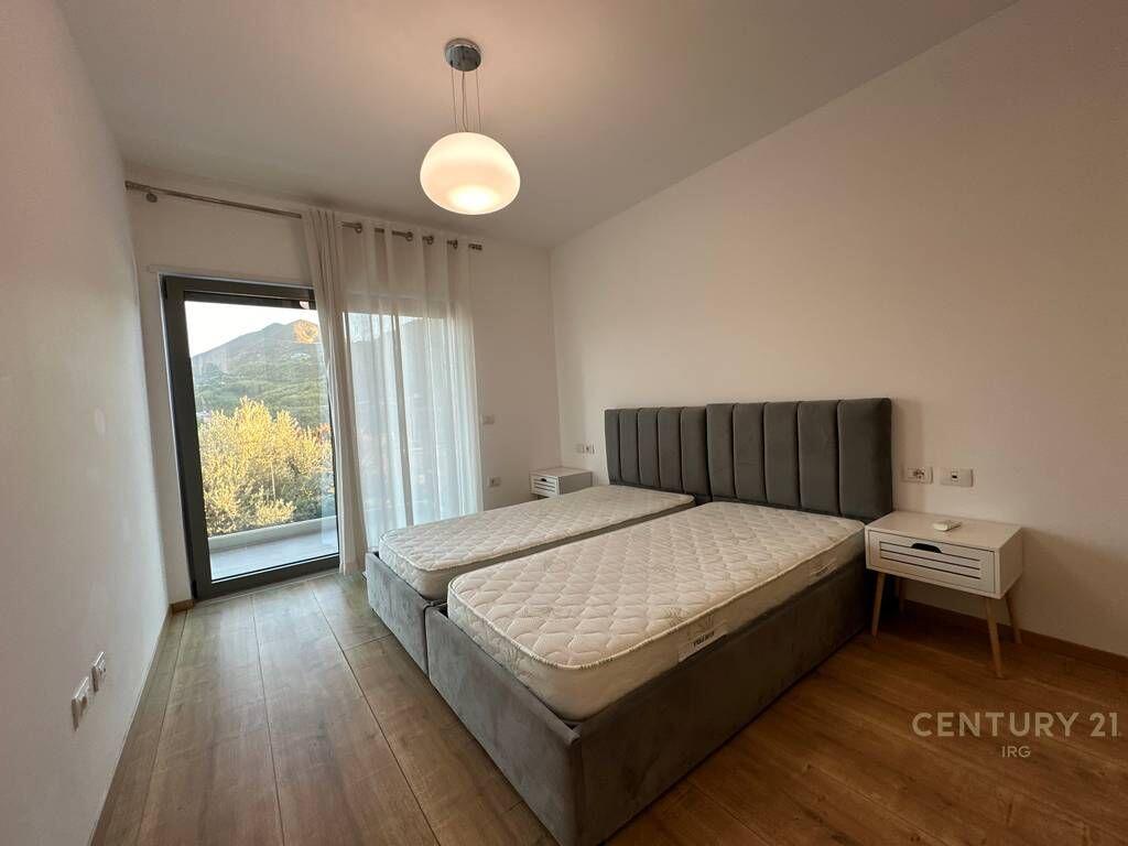 Villa nella Residenza Olive Grove! 1.500 € /Mese Sup. Totale 130m2
