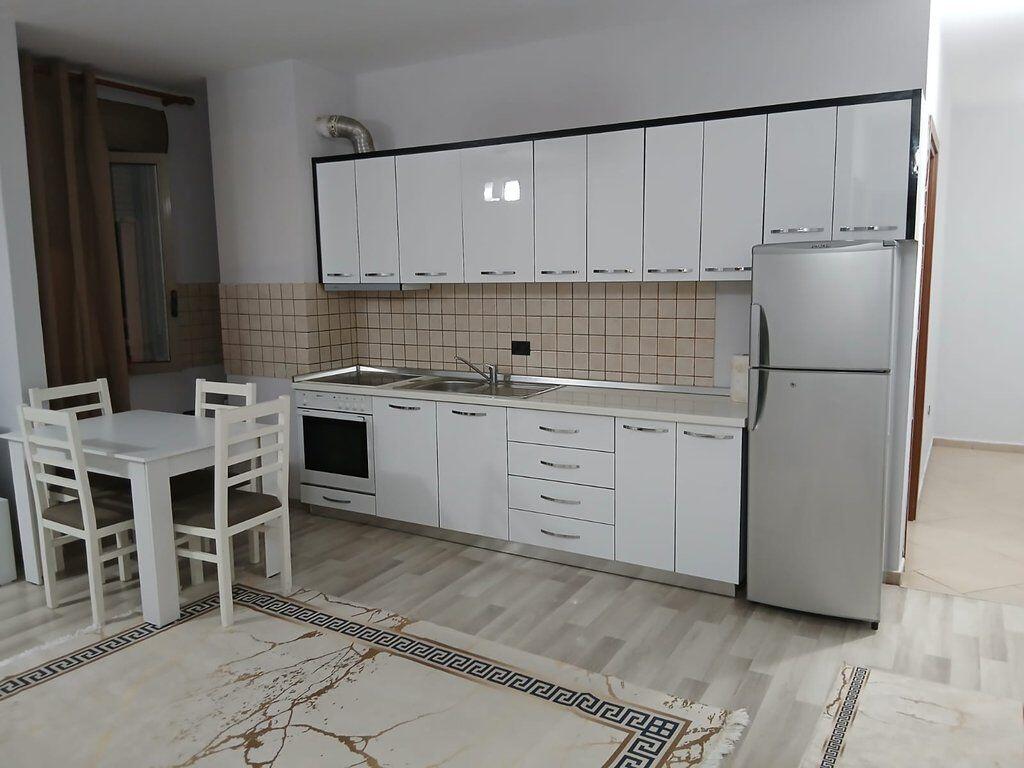 APARTAMENT 2+1 PER QIRA NE QENDER TE TIRANES!