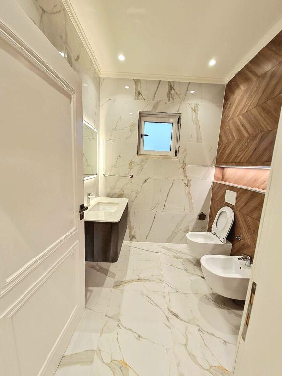 Luxury villa, 5 km from Qerreti beach, (entrance to the northern ring of Kavaja)