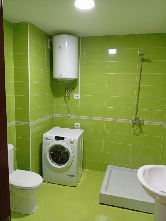 Jepet me qera apartamenti 2+1+2 ne Astir 50.000 Leke