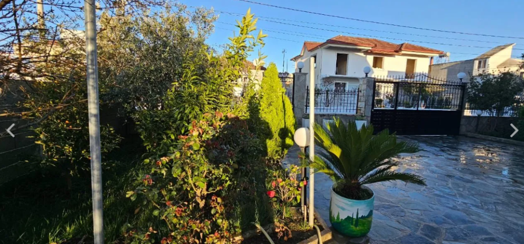 Shitet Vile 3 Kateshe ne Xhafzotaj Durres