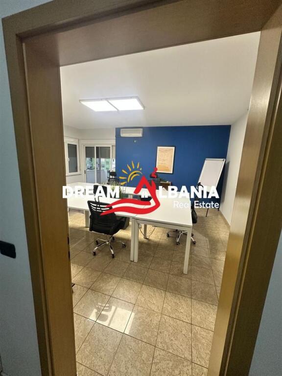 Jepet zyre me qera ne Bllok, Tirane (ID 42611386)