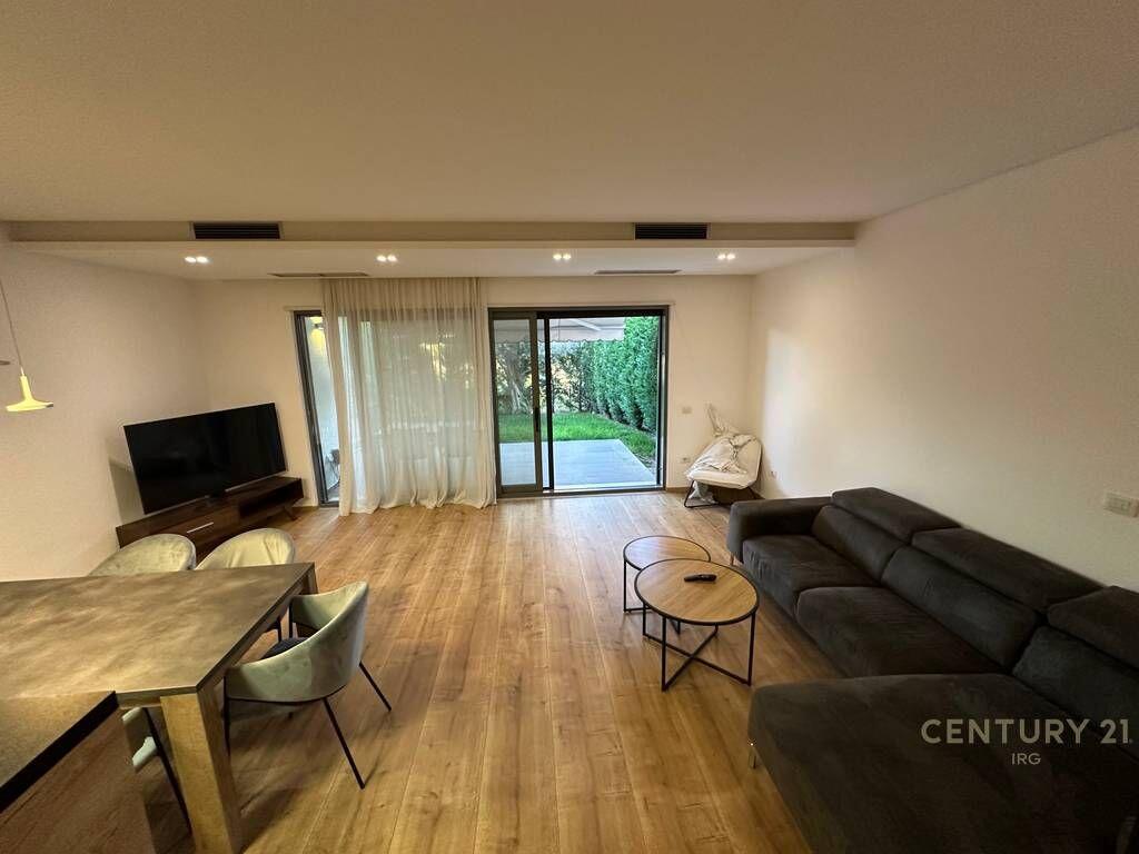Villa nella Residenza Olive Grove! 1.500 € /Mese Sup. Totale 130m2