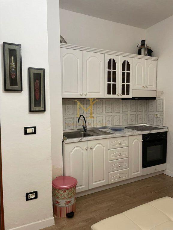 Qera apartamenti 1+1 Durres, tek Markata