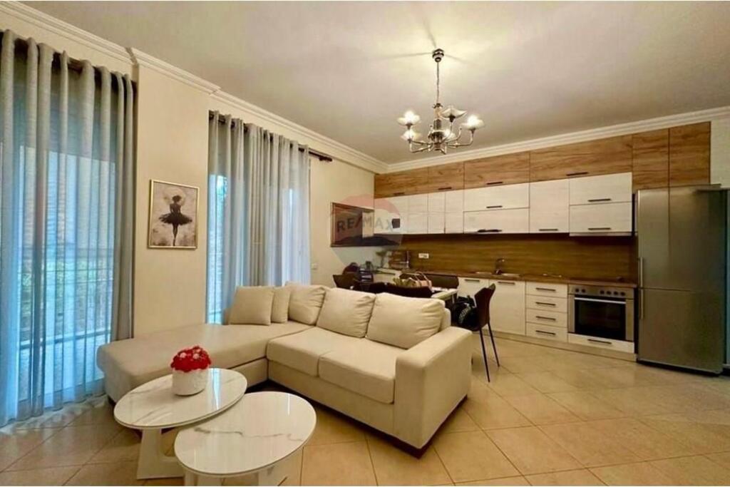 Apartment - For Rent - Liqeni i Thatë Street, Tirana