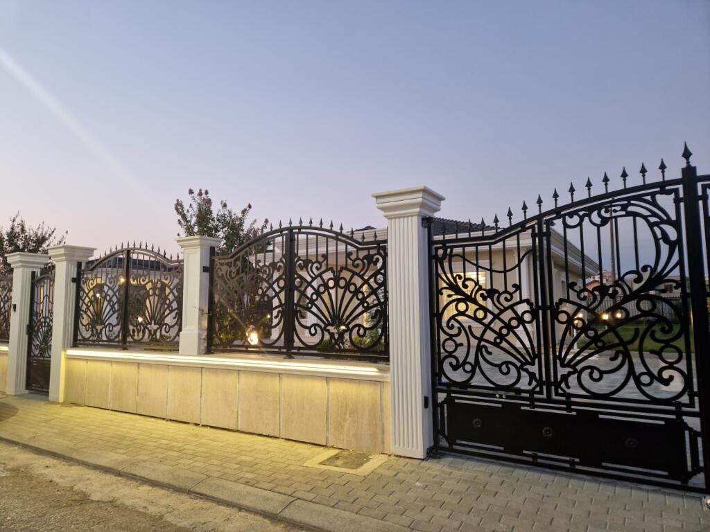 Luxury villa, 5 km from Qerreti beach, (entrance to the northern ring of Kavaja)