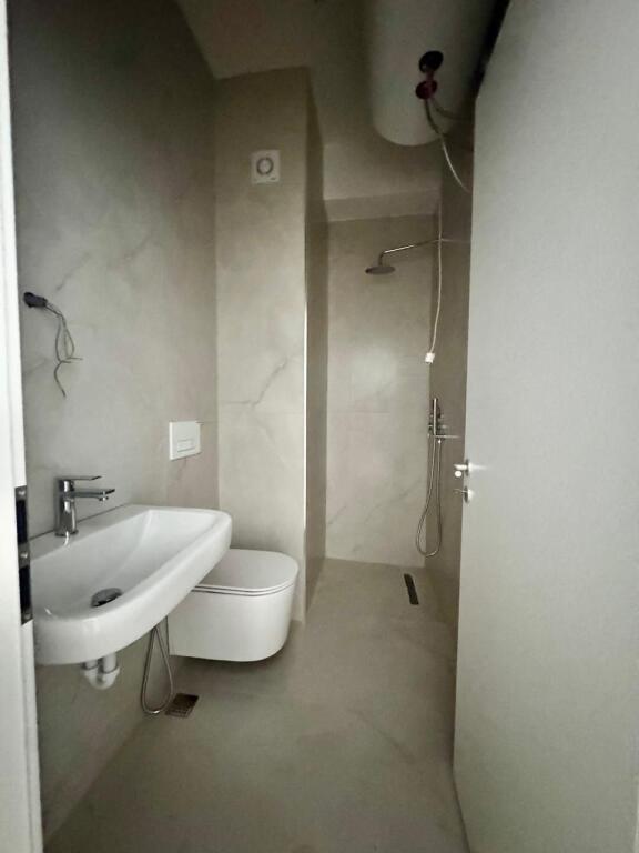 Affittasi appartamento 1+1 Residenza Kadiu Ali Dem 400€