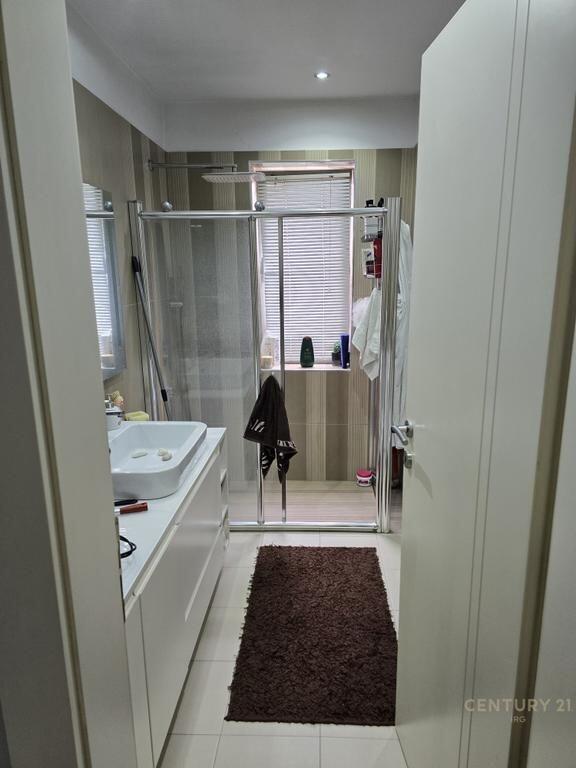 Apartment 3+1+2 for sale in the Blloku area