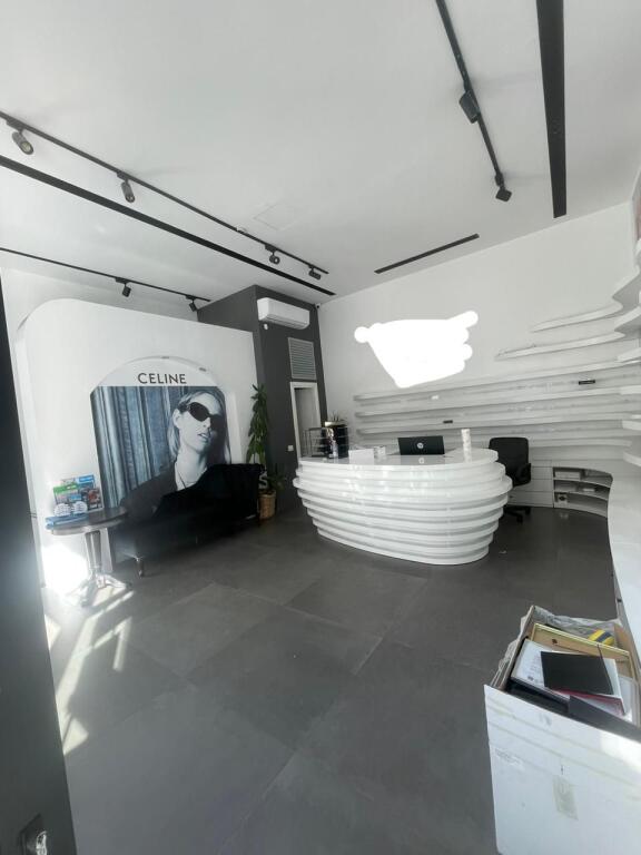 JEPET ME QERA DYQAN 90M2 1800 EURO STADIUMI DINAMO