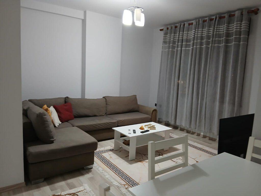 APARTAMENT 2+1 PER QIRA NE QENDER TE TIRANES!