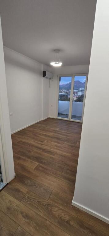 Appartamento 2+1+2 in vendita in Via Haxhi Hysen Dalliu, vicino alla Procura di Tirana 218.000 €