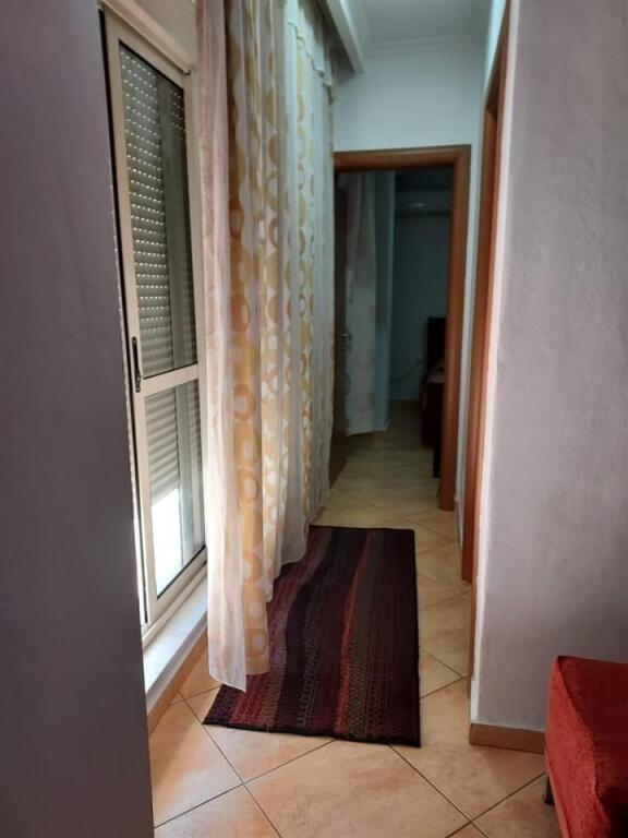 Jepet me qera apartament 1+1 i mobiluar tek Delijorgji