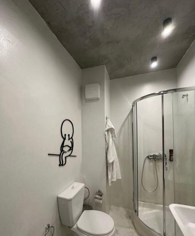 AFFITTASI APPARTAMENTO 1+1+BALCONE AL BOULEVARD "ZOGU I PARE", CENTRO!
