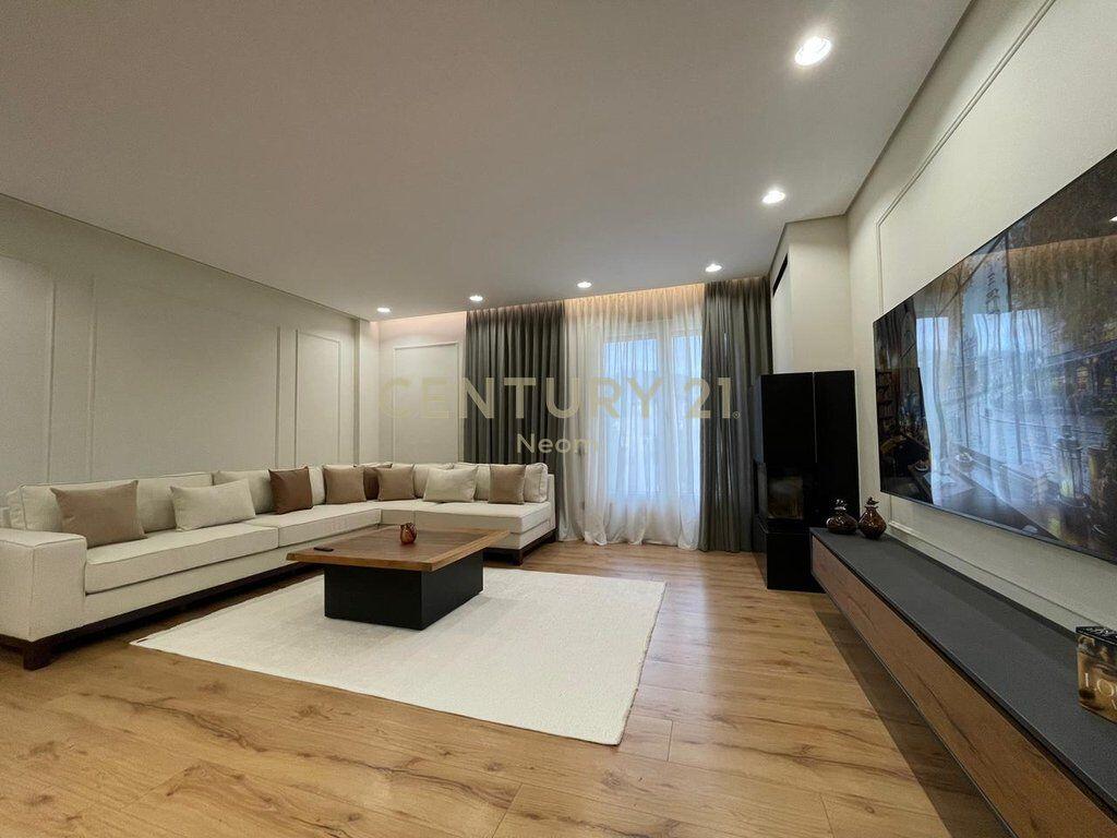 🏡 Qira – Apartament 2+1 në Secret Garden, Tiranë