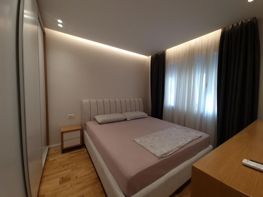 1+1, arredato vicino a Garden Residence, via e Kavajës, prezzo 700 mila lek