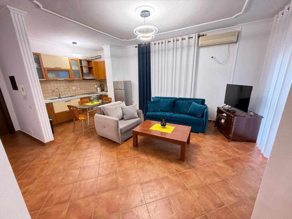 🏠 Appartamento 1+1 in affitto 📍 Zona: Myslym Shyri, Tirana💶 Prezzo: 550 € / mese