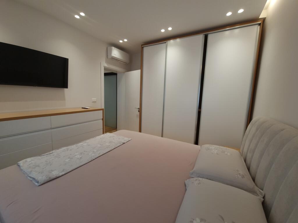 1+1, arredato vicino a Garden Residence, via e Kavajës, prezzo 700 mila lek