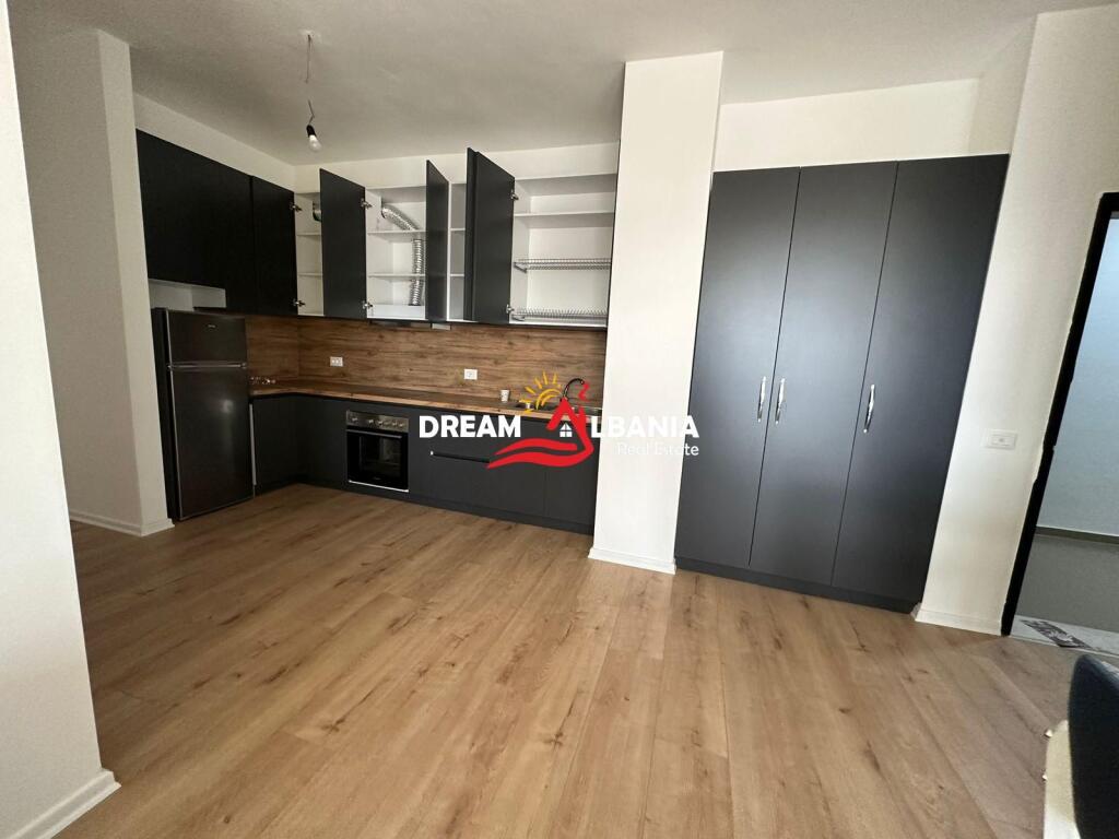 Affittasi appartamento 2+1+2 e 2 posti auto inclusi nel prezzo, presso Grand Gallery, Yzberisht (ID 42214708)