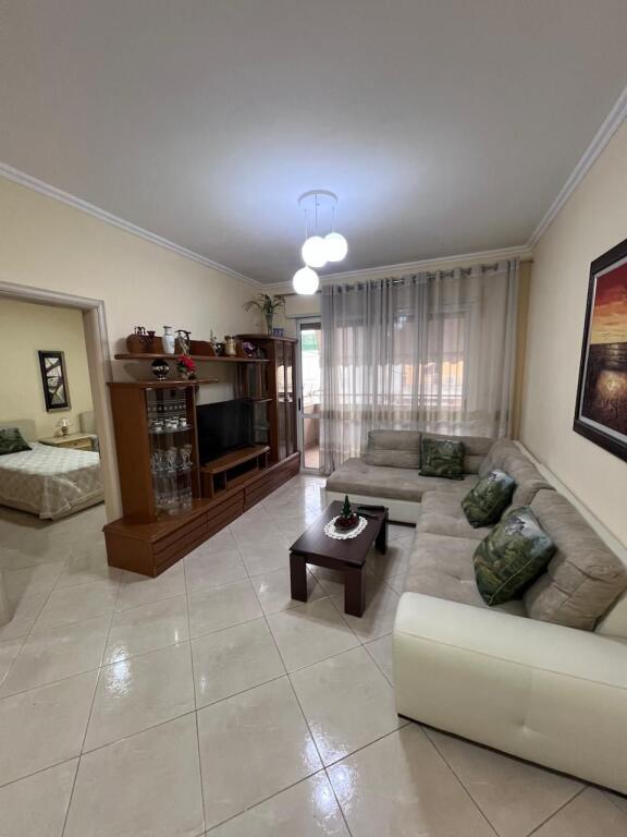 Apartament 2+1 me qira Kopshti Botanik
