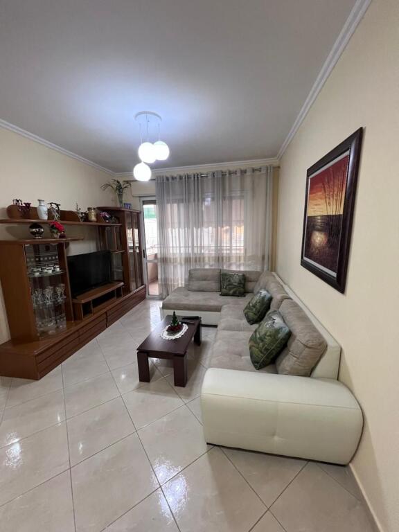 Apartament 2+1 me qira Kopshti Botanik