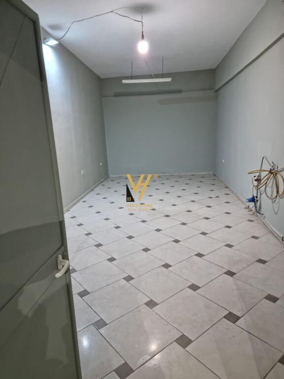 SHITET MAGAZINE 300 M2 NE SELITE 360.000 EURO